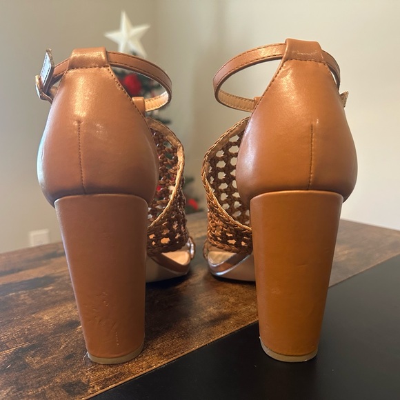 Shoedazzle heels - Picture 3 of 5